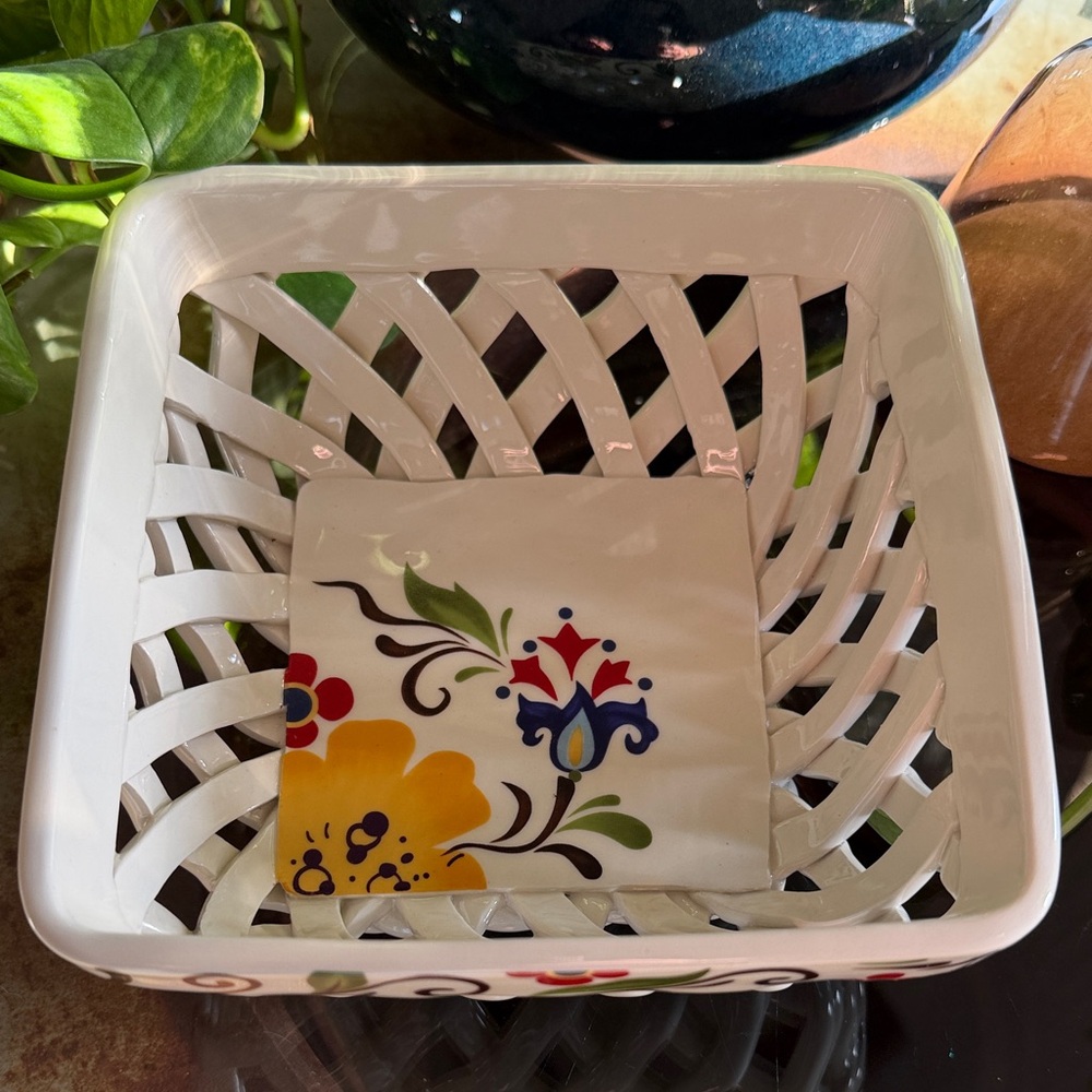 Espana Eva Mendes White Ceramic Lattice Basket Decorative Bowl Floral hand paint